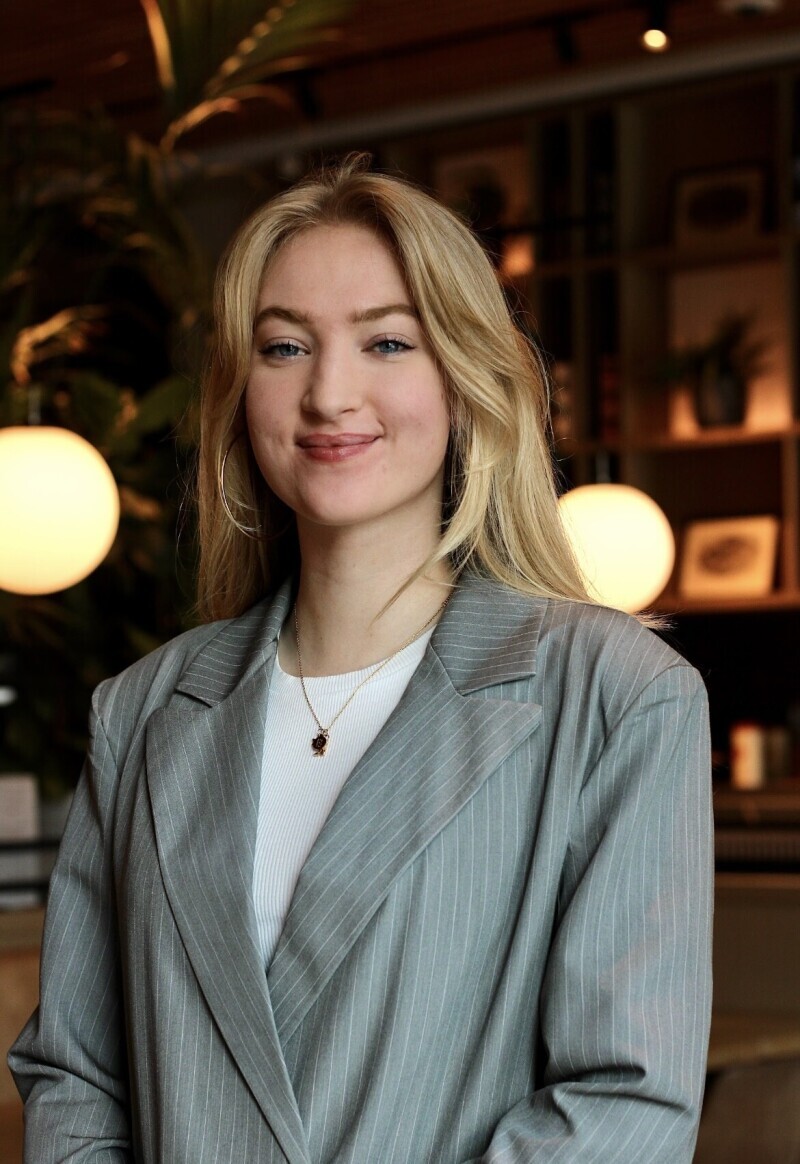 avatar - Nicoline van Deemter